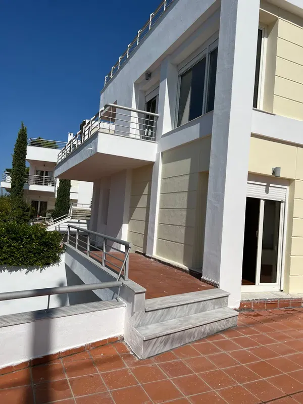 Four-Bedroom Renovated Villa for Rent in Panorama Thessaloniki, Thessaloniki Eastern Suburbs — photo 5
