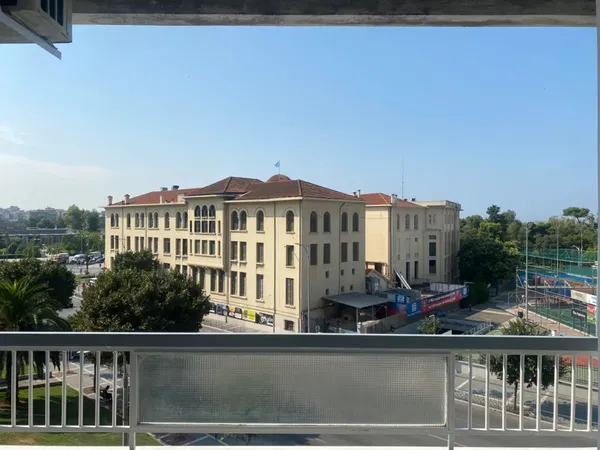 Three-Bedroom Renovated Apartment for Rent in Center Thessaloniki, Thessaloniki Center — photo 2