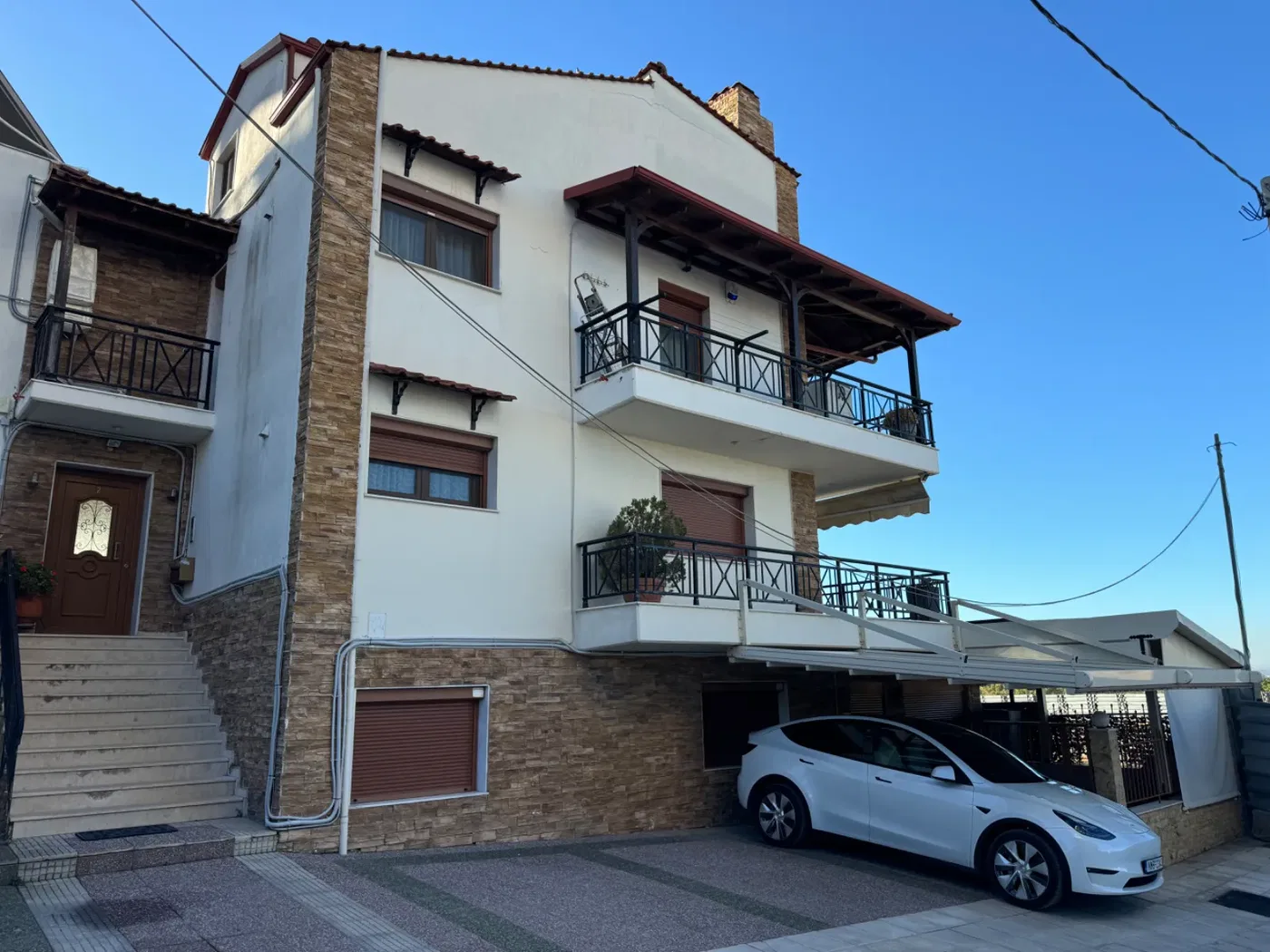 Four-Bedroom Renovated Villa for Sale in Kalamaria, Thessaloniki Eastern Suburbs