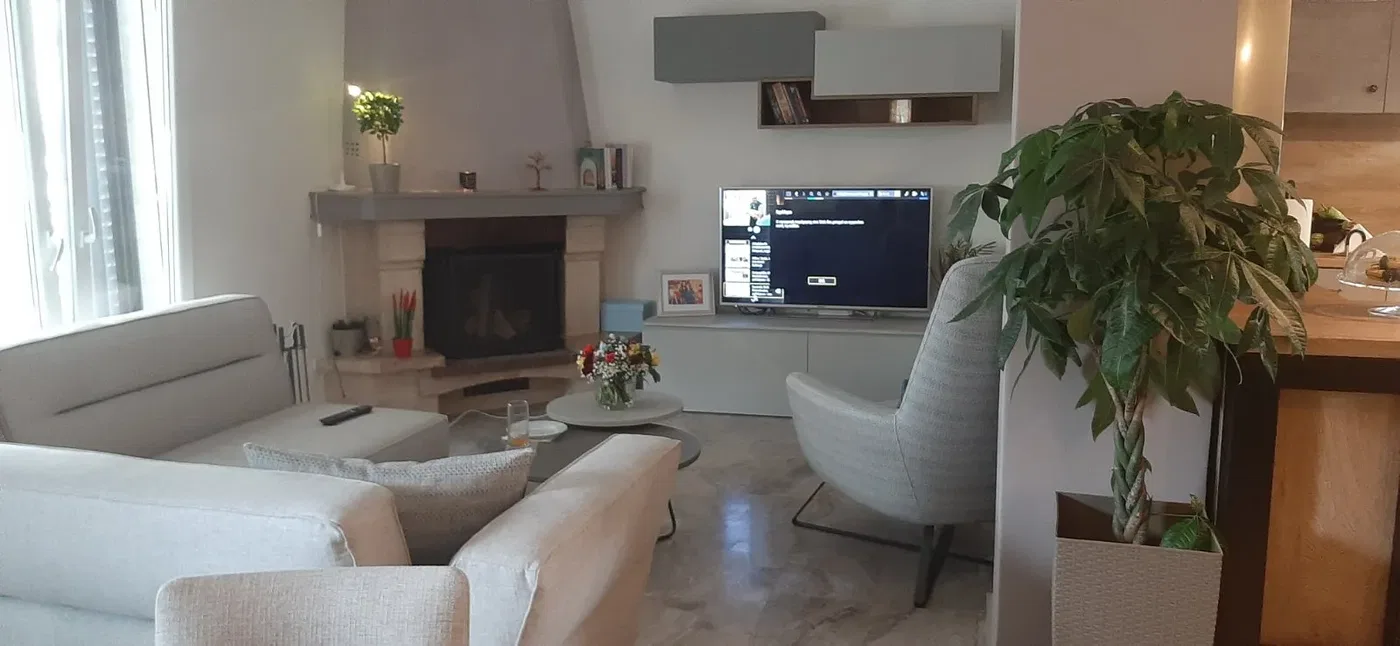 134 m² Renovated Three-Bedroom Apartment for Sale in Kato Toumpa, Thessaloniki Center