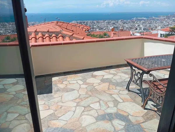 Renovated One-Bedroom Apartment for Sale in Ano Poli-Kastra, Thessaloniki Center