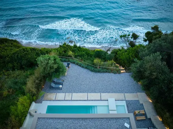 Sea-View 50 m² Villa with One Bedrooms for Sale in Corfu, Ionian Islands — photo 2