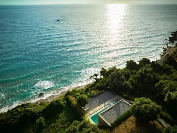 Sea-View 50 m² Villa with One Bedrooms for Sale in Corfu, Ionian Islands — photo 3