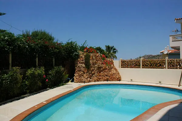Four-Bedroom Renovated Apartment for Sale in Anavyssos, Attica — photo 4