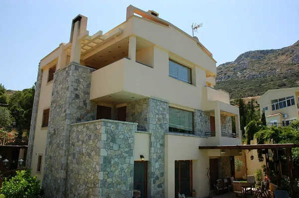 Four-Bedroom Renovated Apartment for Sale in Anavyssos, Attica — photo 2