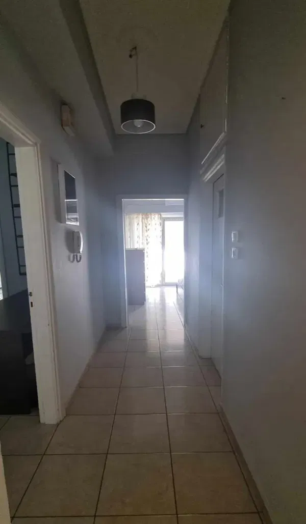 61 m² One-Bedroom Renovated Apartment for Sale in Piraeus, Piraeus Suburbs — photo 4