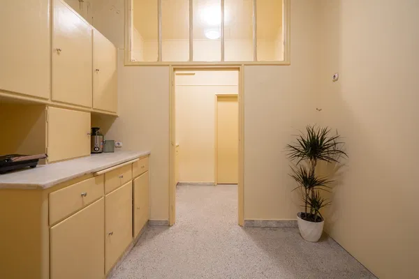 125 m² Two-Bedroom Renovated Apartment for Sale in Center Athens, Athens Center — photo 3