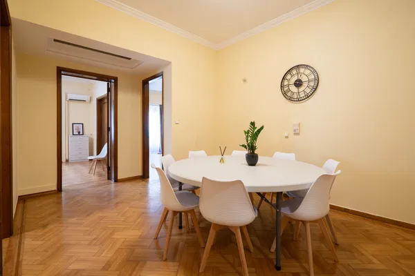 125 m² Two-Bedroom Renovated Apartment for Sale in Center Athens, Athens Center — photo 2