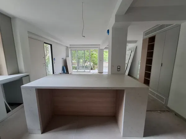 66 m² Renovated One-Bedroom Apartment for Sale in Vouliagmeni, Athens Southern suburbs — photo 3