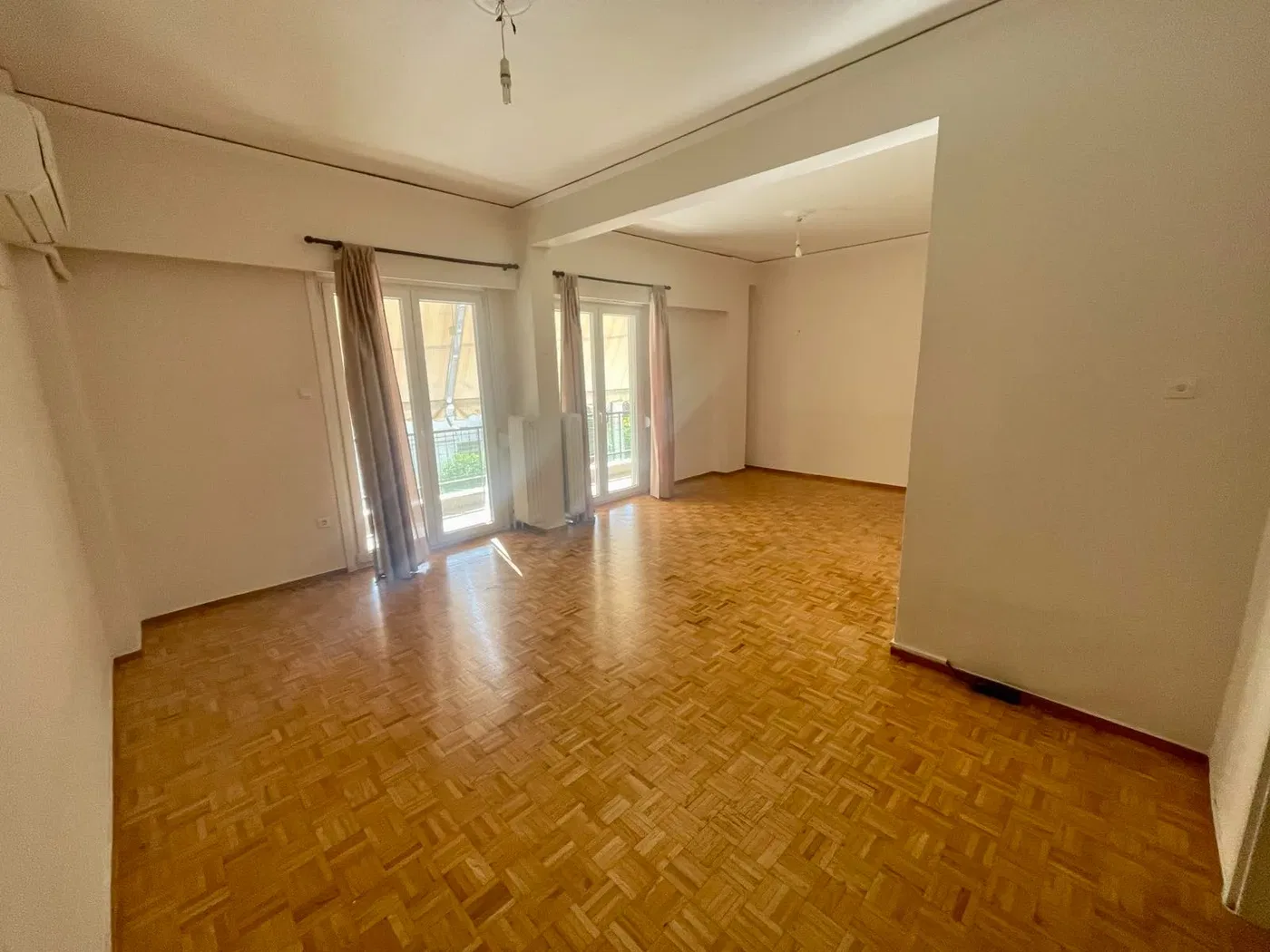 91 m² Renovated Two-Bedroom Apartment for Sale in Kallithea, Athens Southern suburbs