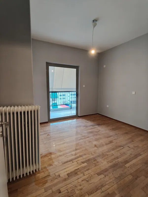 Renovated 76 m² Apartment with Two Bedrooms for Sale in Sepolia, Athens Center — photo 3