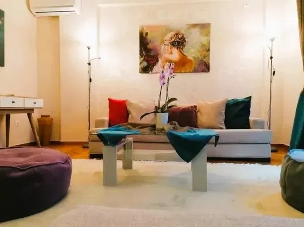 60 m² One-Bedroom Renovated Apartment for Sale in Kolonaki - Lycabettus, Athens Center — photo 2