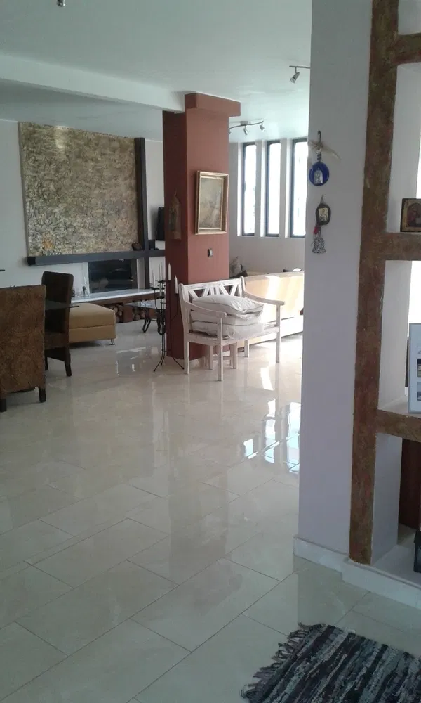 Renovated 190 m² Villa with Three Bedrooms for Sale in Kalyvia Thorikou, Lagonisi