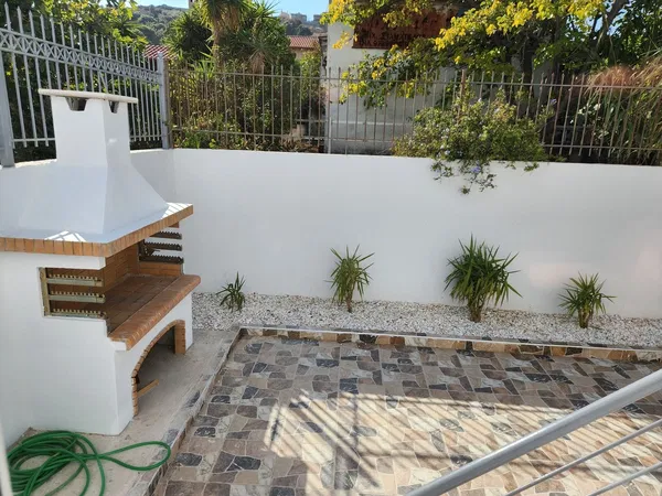 Contemporary Six-Bedroom Villa for Sale in Kalyvia Thorikou, Lagonisi — photo 4