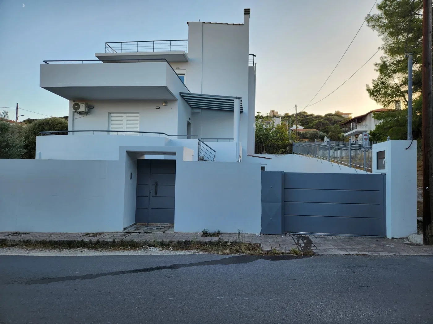 Contemporary Six-Bedroom Villa for Sale in Kalyvia Thorikou, Lagonisi