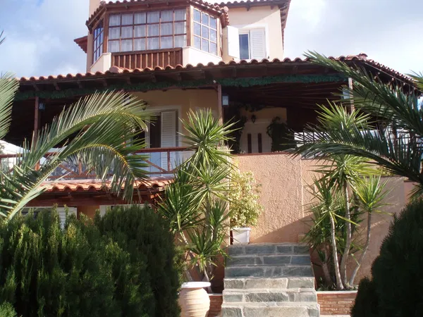 Sea-View Four-Bedroom Villa for Sale in Kalyvia Thorikou, Lagonisi — photo 5