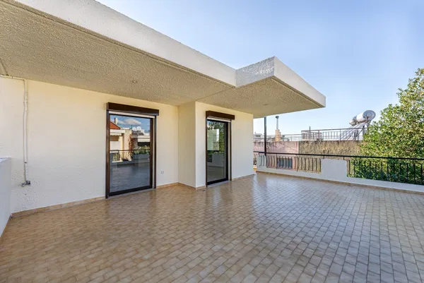 146 m² Renovated Three-Bedroom Apartment for Sale in Agia Paraskevi Athens, Athens Northern suburbs — photo 3