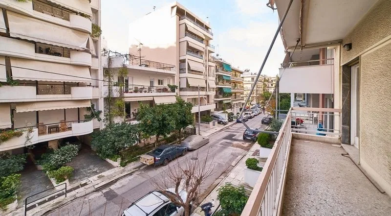 92 m² Two-Bedroom Apartment for Sale in Ampelokipoi, Athens Center