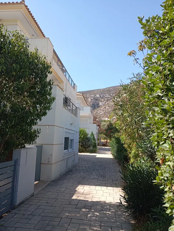 Renovated Three-Bedroom Villa for Sale in Porto Rafti, Attica — photo 3