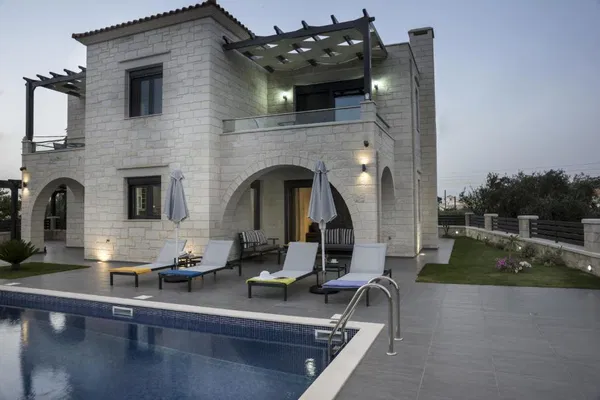 Modern 160 m² Villa with Four Bedrooms for Sale in Almyrida, Apokoronas — photo 4