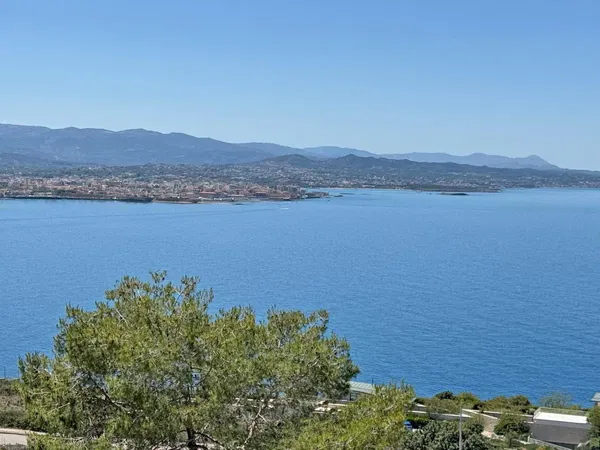 Sea-View 119 m² Apartment with Three Bedrooms for Sale in Chalepa, Chania — photo 2