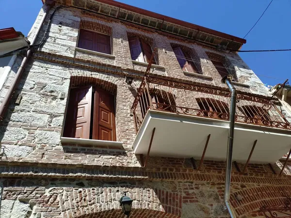 Two-Bedroom Renovated Villa for Sale in Lesvos, Eastern Aegean — photo 2
