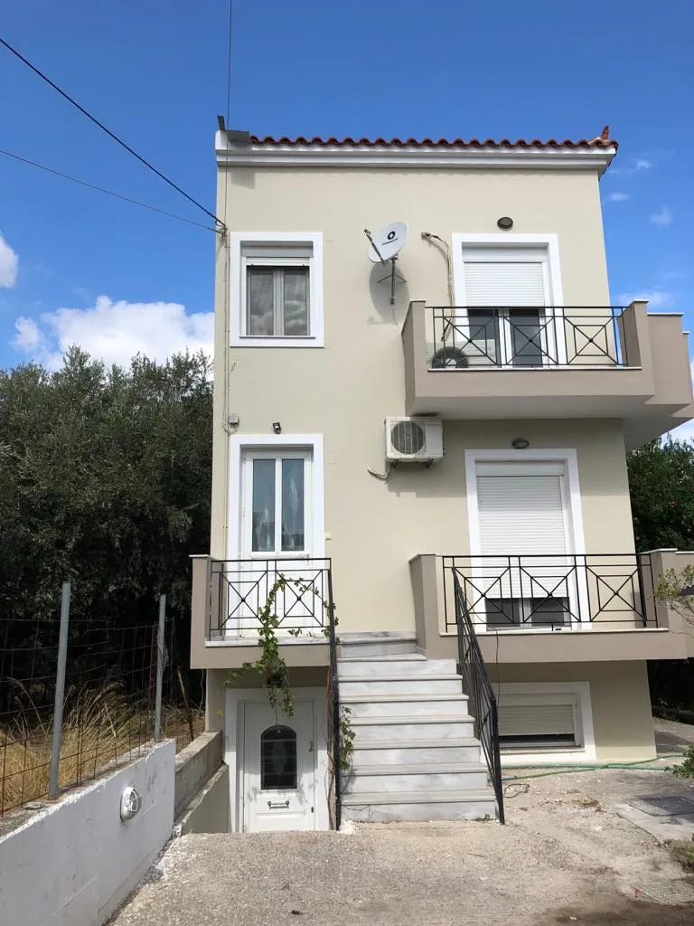280 m² Apartment with Six Bedrooms for Sale in Lesvos, Eastern Aegean