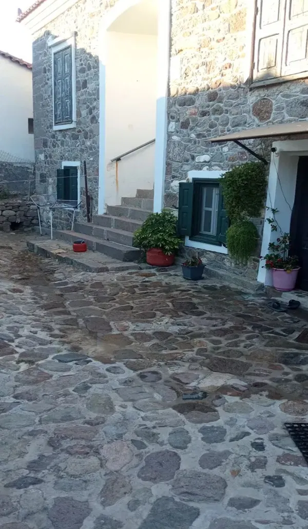 Five-Bedroom Renovated Villa for Sale in Lesvos, Eastern Aegean — photo 2