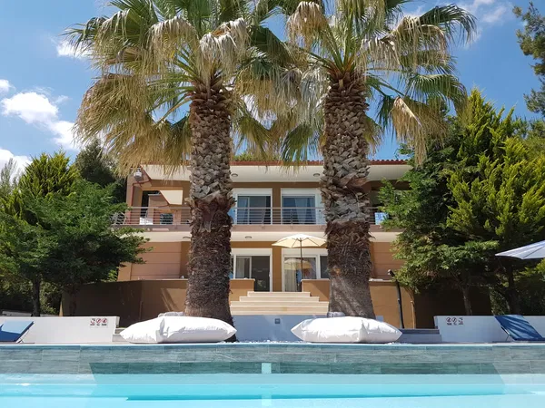 Contemporary Six-Bedroom Villa for Sale in Kassandra, Halkidiki — photo 2
