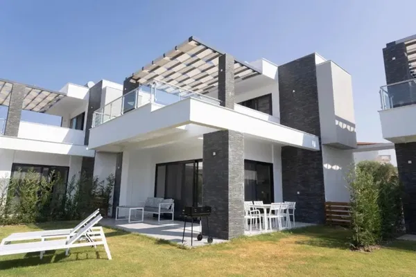 Sea View 120 m² Villa with Three Bedrooms for Sale in Kassandra, Halkidiki — photo 3