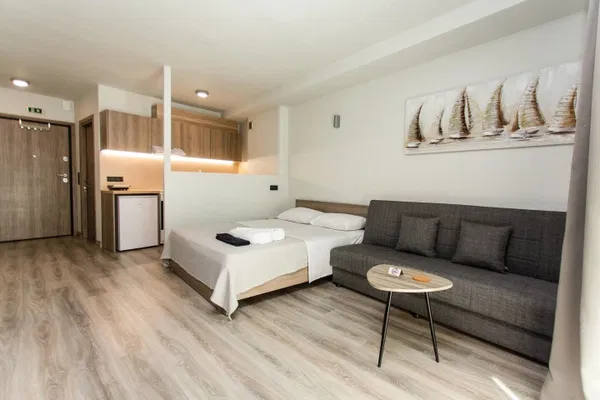 Eight-Bedroom Apartment for Sale in Center Thessaloniki, Thessaloniki Center — photo 5