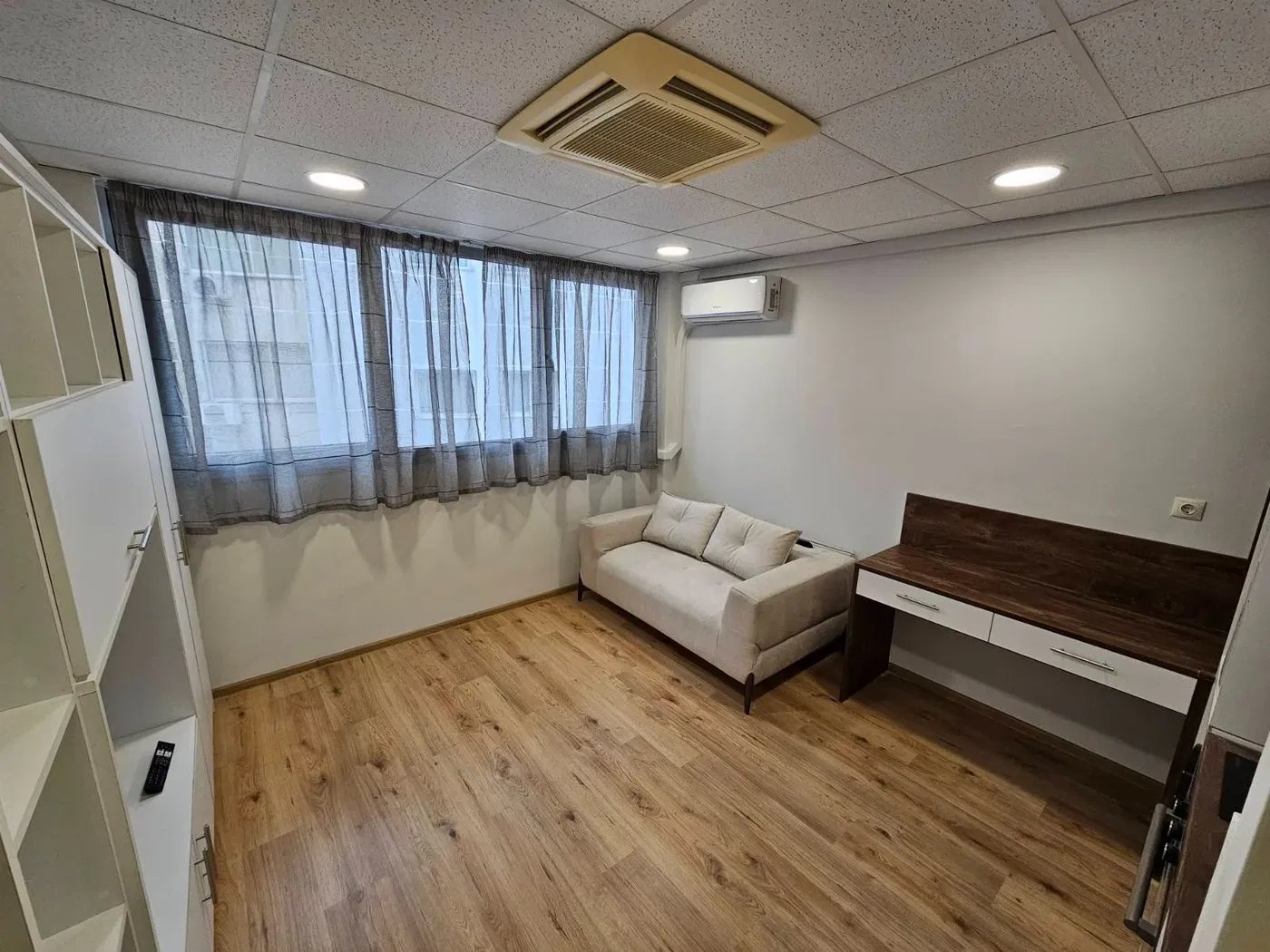 Renovated 29 m² Apartment with One Bedrooms for Sale in Vardaris - Lahanokipi, Thessaloniki Center