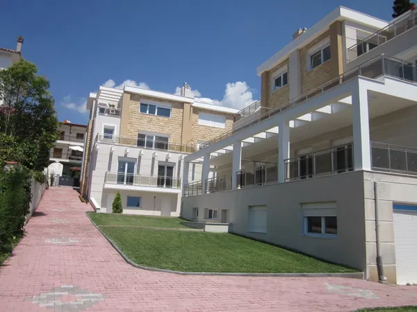 250 m² Villa with Five Bedrooms for Sale in Panorama Thessaloniki, Thessaloniki Eastern Suburbs — photo 3