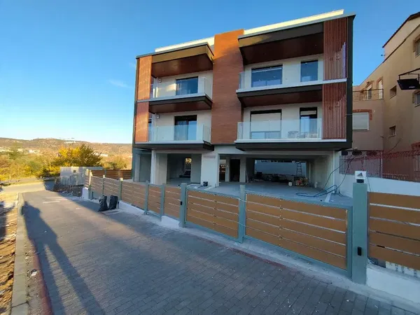 Three-Bedroom Apartment for Sale in Polichni, Thessaloniki Western Suburbs