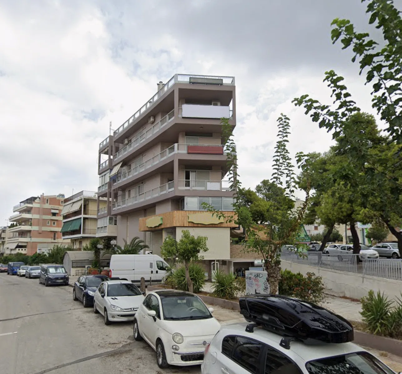 1051 m² Building for Sale in Ilioupoli, Athens Southern suburbs