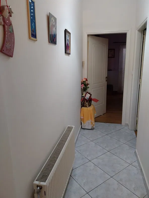 77 m² Renovated Two-Bedroom Apartment for Sale in Agios Artemios Athens, Athens Center