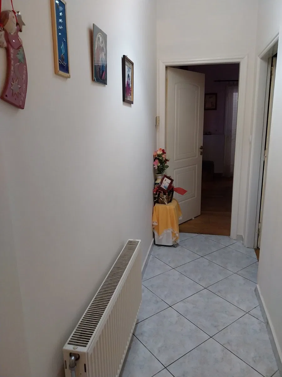 77 m² Renovated Two-Bedroom Apartment for Sale in Agios Artemios Athens, Athens Center