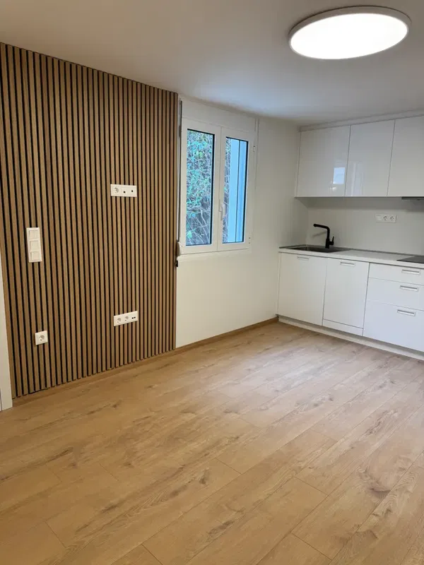 40 m² Renovated One-Bedroom Apartment for Sale in Glyfada, Athens Southern suburbs — photo 4