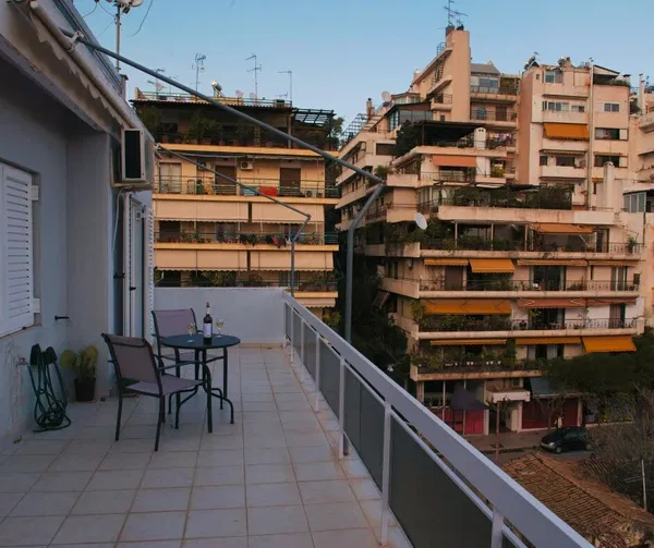 25 m² One-Bedroom Renovated Apartment for Sale in Exarchia - Neapoli, Athens Center — photo 2