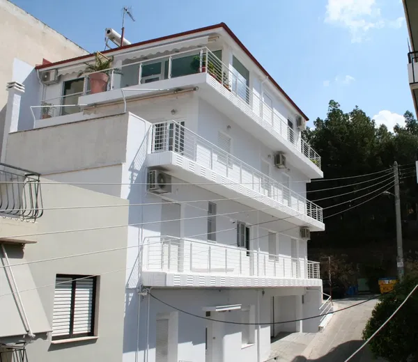 Renovated 78 m² Apartment with Two Bedrooms for Sale in Dafni, Athens Southern suburbs — photo 2