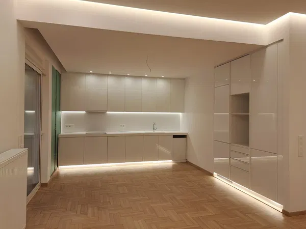 115 m² Renovated Three-Bedroom Apartment for Sale in Kolonaki - Lycabettus, Athens Center