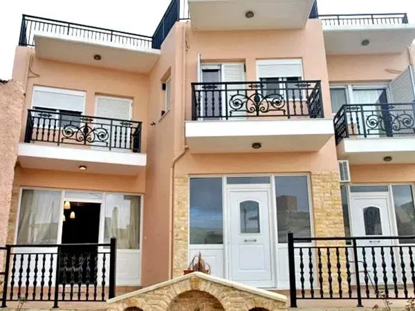 Six-Bedroom Villa for Sale in Pirgos Psilonerou, Platanias