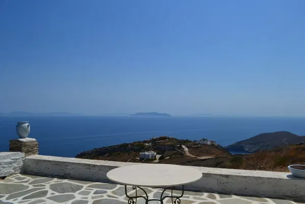 Sea-View Hotel for Sale in Kea, Cyclades — photo 3
