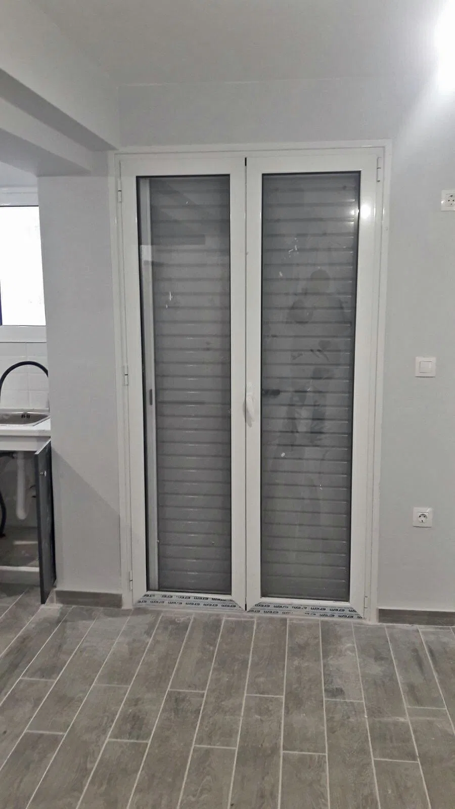 Renovated 29 m² Apartment with One Bedrooms for Sale in Gyzi - Pedion Areos, Athens Center