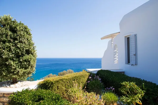 Sea-View 650 m² Villa with Seven Bedrooms for Sale in Mykonos, Cyclades — photo 2
