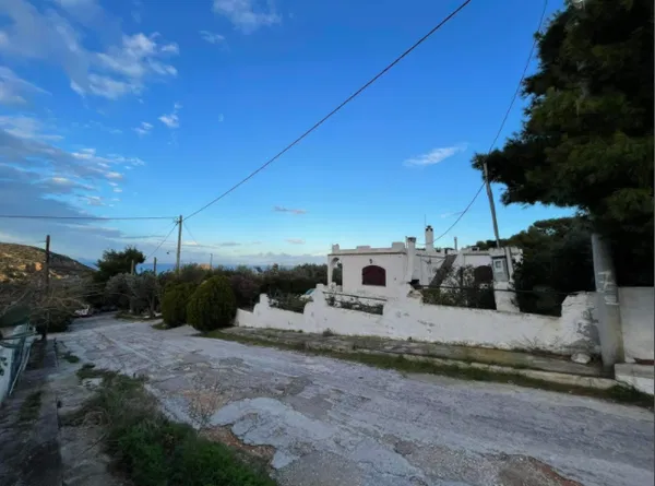 Two-Bedroom Renovated Villa for Sale in Markopoulo, Attica — photo 3