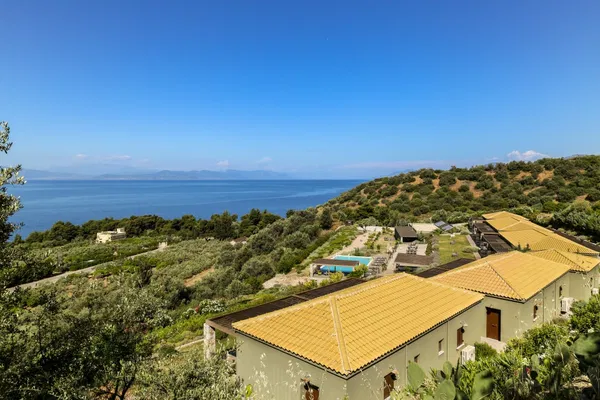 Sea-View Hotel for Sale in Evia, Sterea Hellas — photo 5