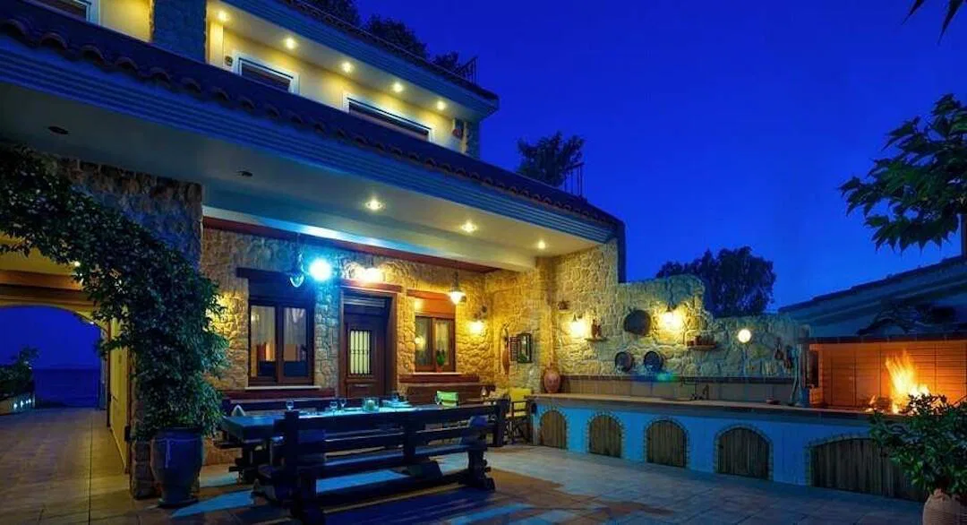 Sea-View Three-Bedroom Villa for Sale in Rafina, Rafina - Pikermi