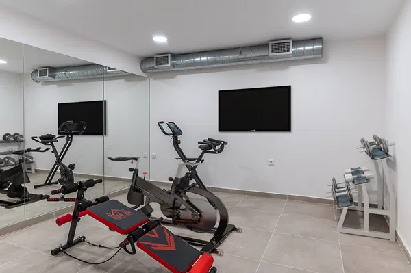 768 m² Building for Sale in Piraeus, Piraeus Suburbs — photo 4
