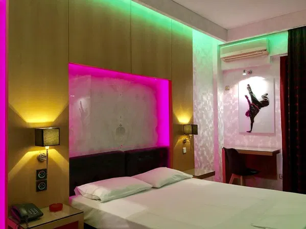 Hotel for Sale in Neo Faliro, Piraeus Suburbs — photo 4